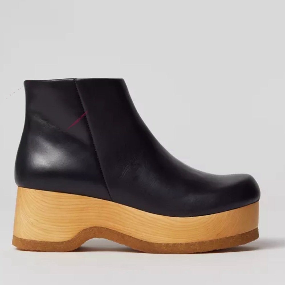 NWO BOX Kelsi Dagger Brooklyn Hill platform Booties. Size 9
